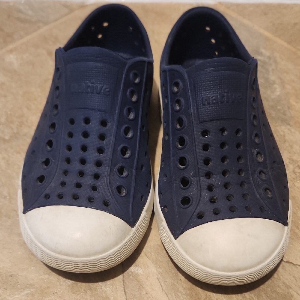 Native Jefferson Slip-on Shoes in Navy Toddler Size C8